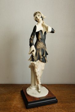 Нелли с зонтом, Giuseppe Armani, Florence, Capodimonte, статуэтка, KunstGalerie.ru