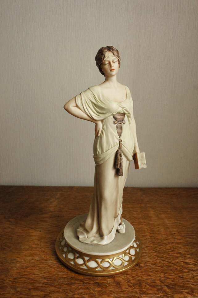 Леди с книжкой, Sandro Maggioni, Capodimonte, статуэтка