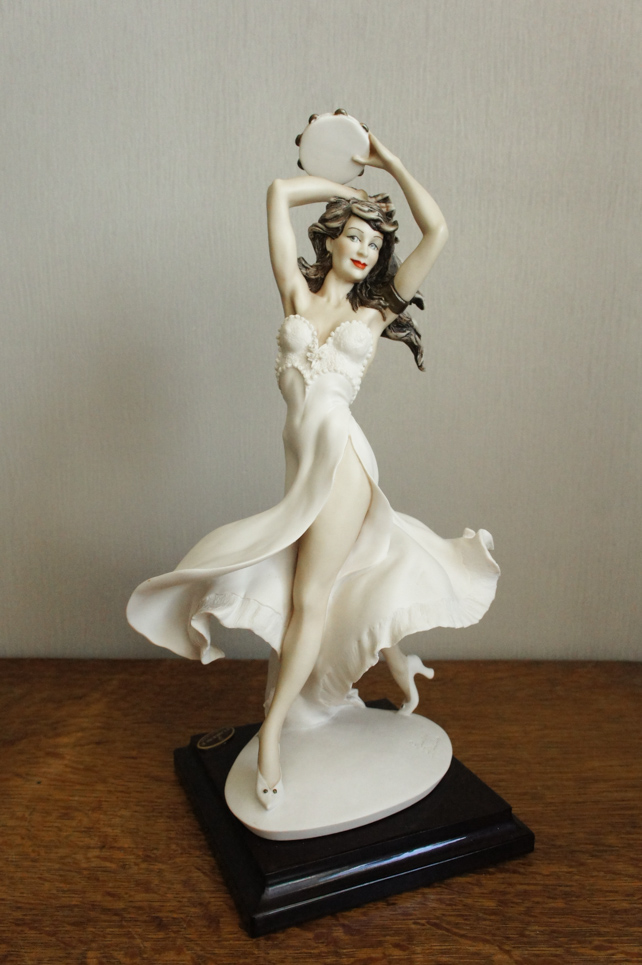 Gipsy Queen, Giuseppe Armani, статуэтка