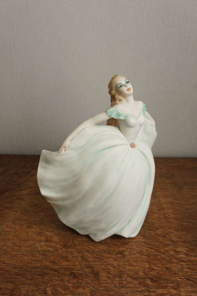 Девушка в голубом платье, Elite Porcellana, Capodimonte, статуэтка