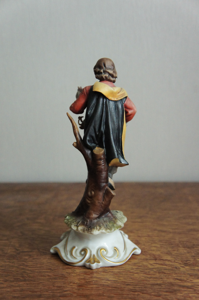 Кавалер с розочкой, Ipa, Capodimonte, статуэтка