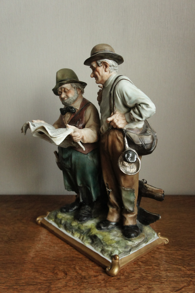Джентльмены с газетой, Tyche Bruno, Capodimonte, статуэтка