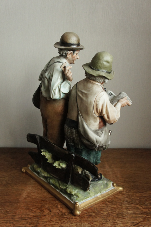 Джентльмены с газетой, Tyche Bruno, Capodimonte, статуэтка