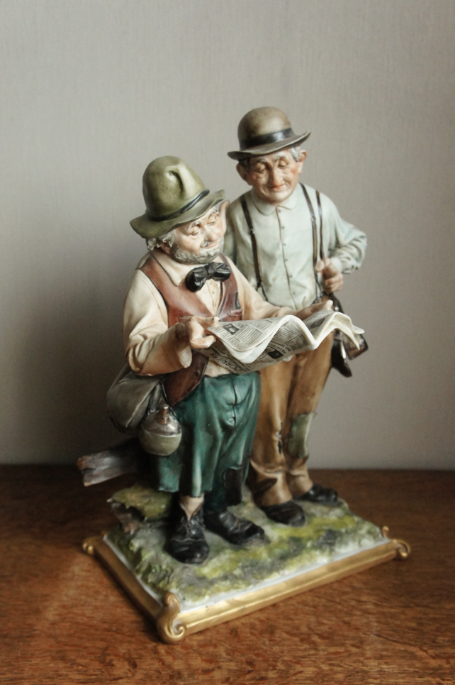 Джентльмены с газетой, Tyche Bruno, Capodimonte, статуэтка
