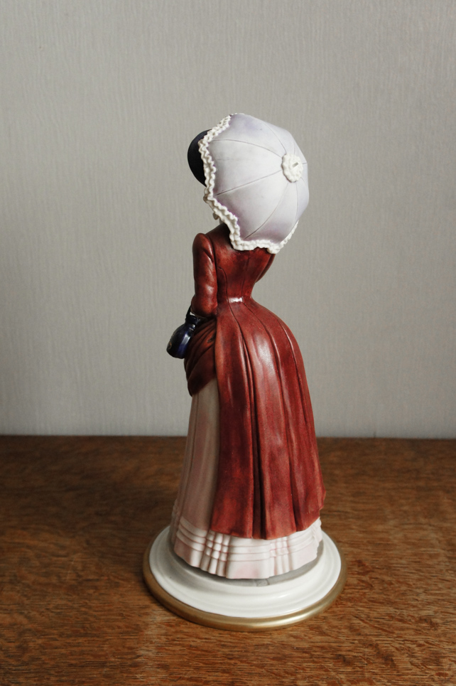 Леди в бордовом с зонтом, Sandro Maggioni, Capodimonte, статуэтка