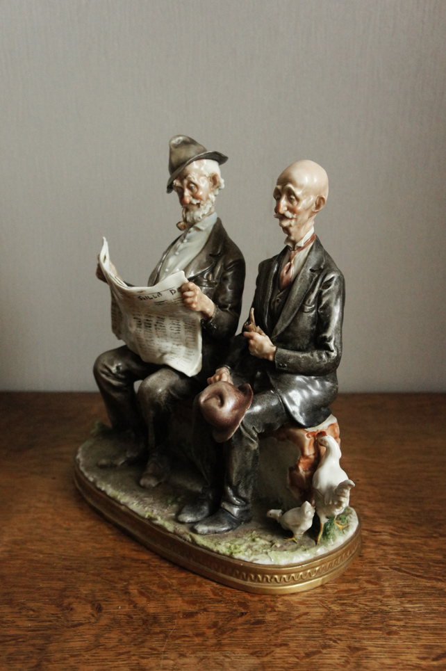 Утренние новости, Capodimonte, статуэтка