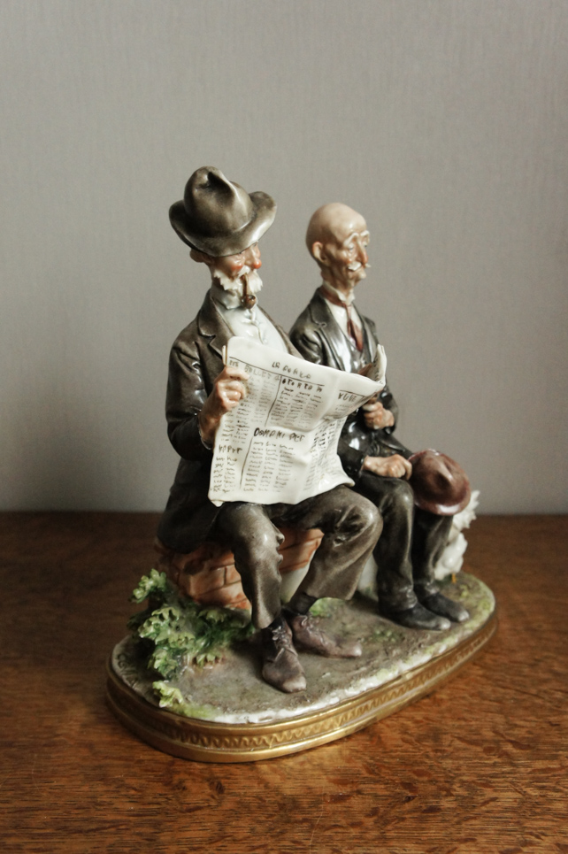 Утренние новости, Capodimonte, статуэтка