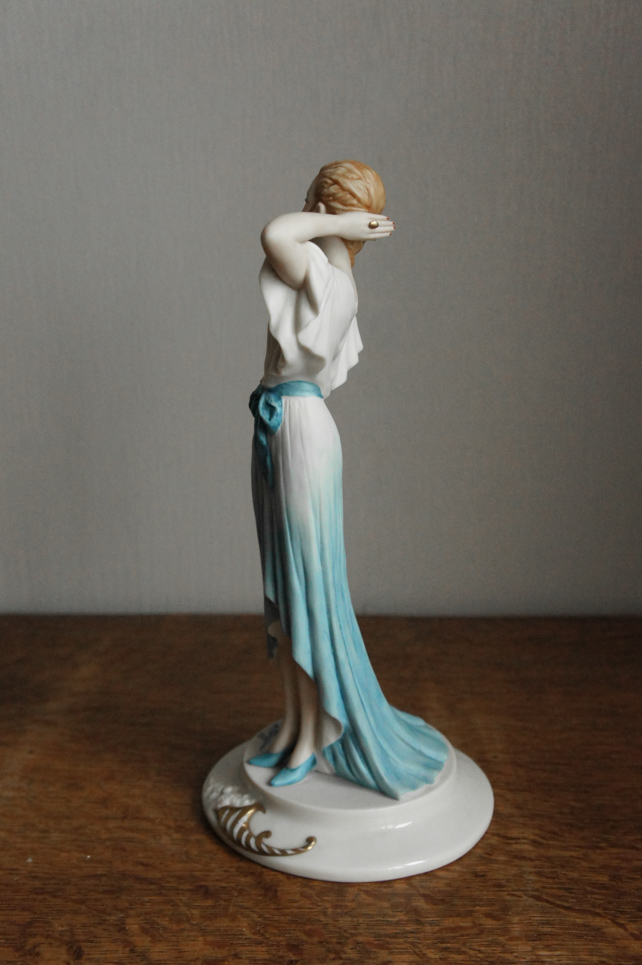 Леди в бело-голубом с бантом, Sandro Maggioni, Capodimonte, статуэтка