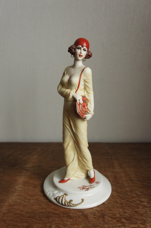 Леди в желтом с сумочкой, Sandro Maggioni, Capodimonte, статуэтка