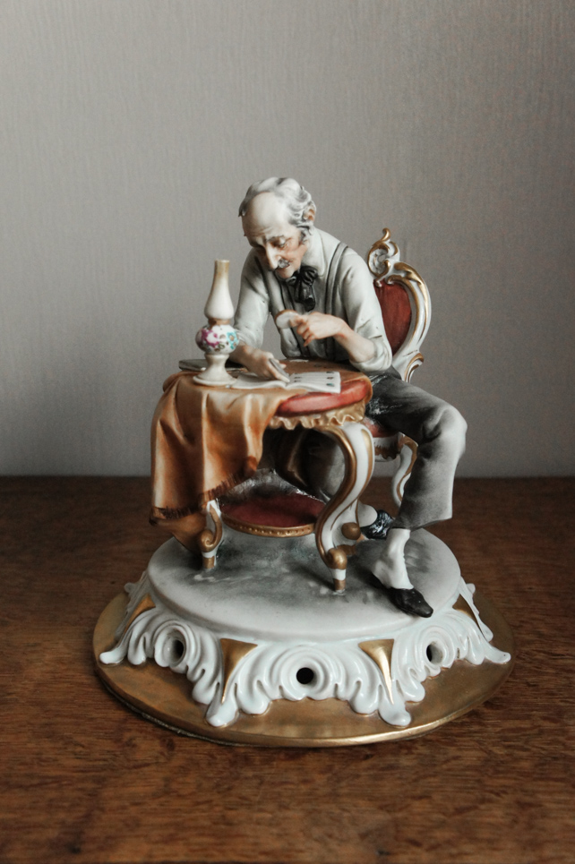 Филателист, Tyche Tosca, Каподимонте, статуэтка