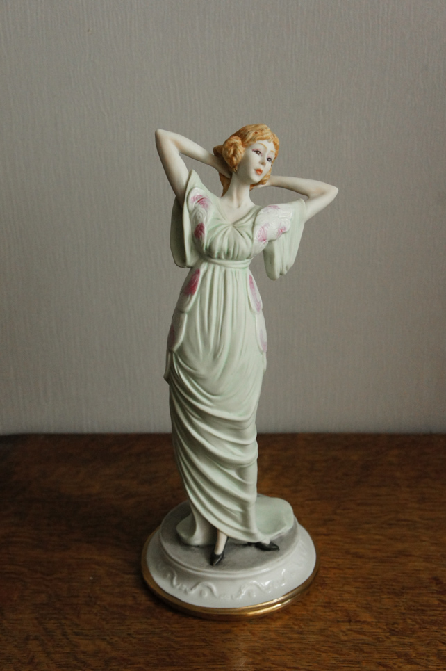 Дама в зеленом платье, Meneghetti, Capodimonte, статуэтка