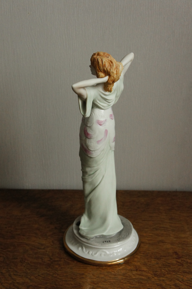 Дама в зеленом платье, Meneghetti, Capodimonte, статуэтка