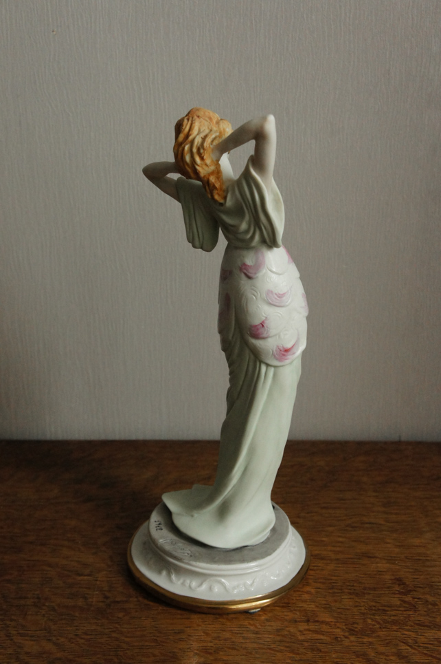 Дама в зеленом платье, Meneghetti, Capodimonte, статуэтка