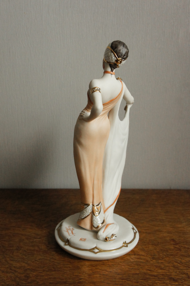 Леди в янтарном Divine, Sandro Maggioni, Capodimonte, статуэтка