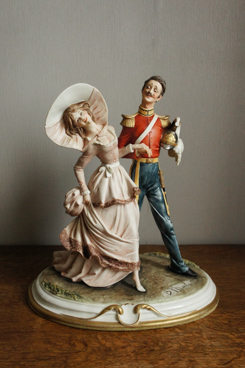Французский солдат и леди, Bruno Merli, Capodimonte, фарфоровые статуэтки. KunstGalerie