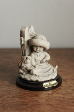 Девочка в шляпке с кроликом, Джузеппе Армани, Флоренс, Каподимонте, статуэтка, KunstGalerie.ru