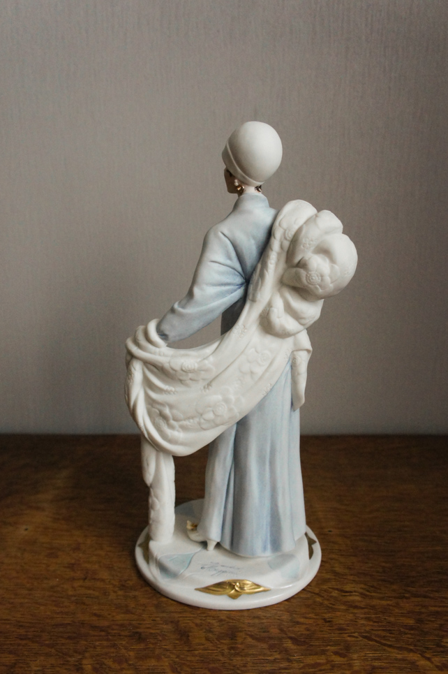 Леди с золотым кулоном, Sandro Maggioni, Capodimonte, статуэтка