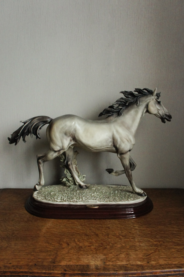 Бегущая лошадь, Джузеппе Армани, Флоренс, статуэтка