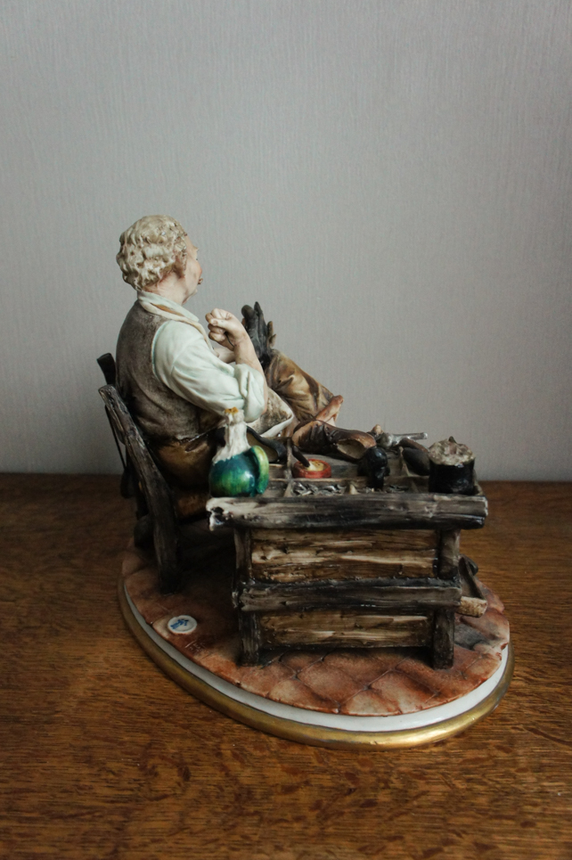 Сапожник за работой, Luciano Cazzola, Capodimonte, статуэтка
