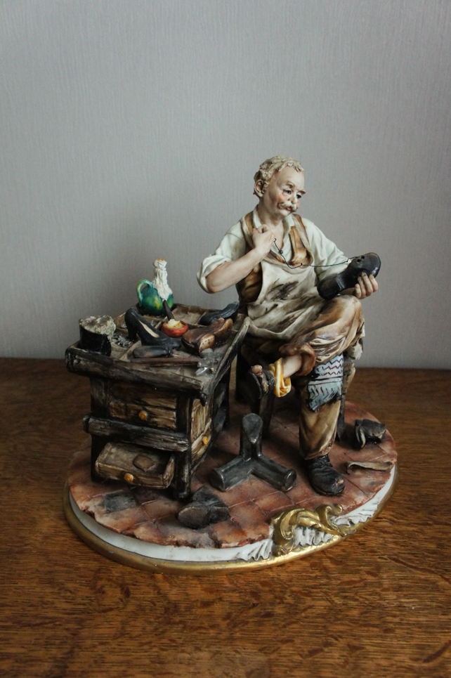 Сапожник за работой, Luciano Cazzola, Capodimonte, статуэтка