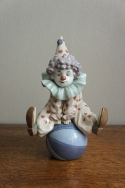 Клоун на мяче, Lladro, фарфоровая статуэтка, KunstGalerie.ru