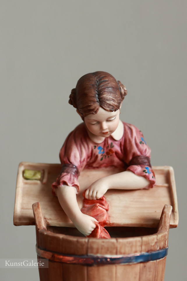 Юная помощница, Sandro Maggioni, Capodimonte, статуэтка