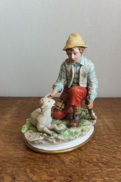 Юный пастух с барашком, Sandro Maggioni, Capodimonte, фарфоровые статуэтки. KunstGalerie