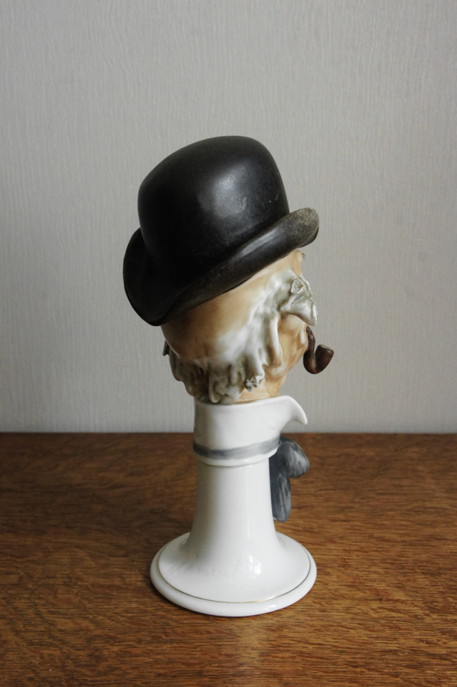 Сэр с трубкой, J. Laurent, Capodimonte, статуэтка