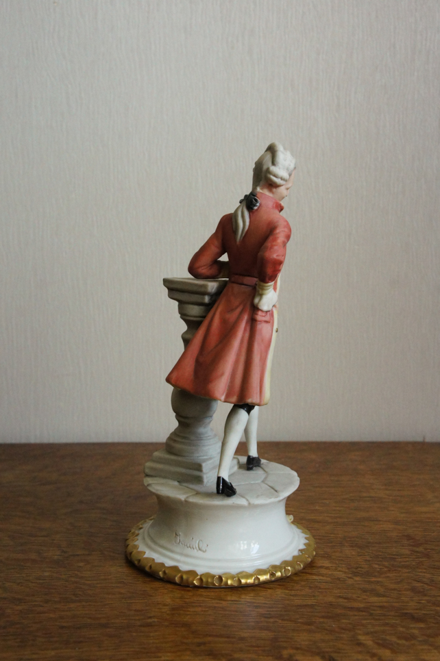 Маркиз у колонны, Jumili, Capodimonte, статуэтка