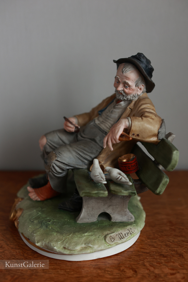 Бродяга с голубями, Bruno Merli, Capodimonte, статуэтка