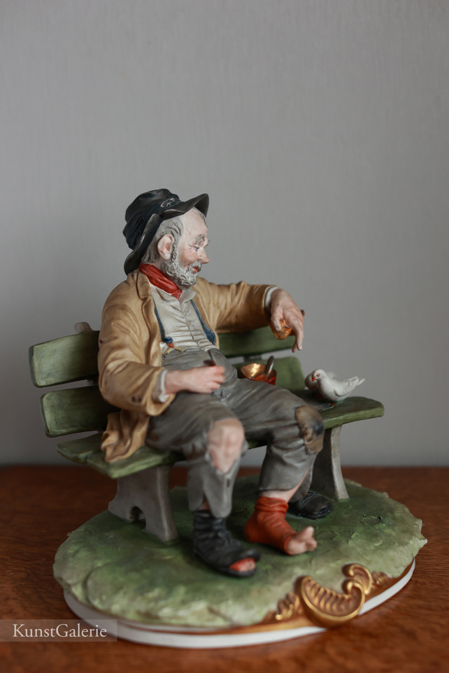 Бродяга с голубями, Bruno Merli, Capodimonte, статуэтка