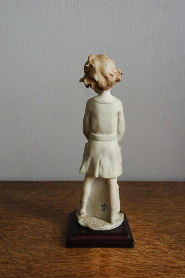 Девочка с портфелем, Джузеппе Армани, Флоренс, статуэтка