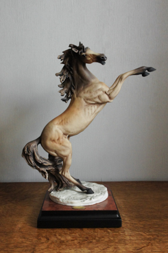 Вздыбленная лошадь, Giuseppe Armani, Florence, Capodimonte, статуэтка, KunstGalerie.ru