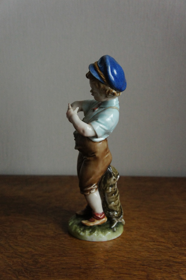 Мальчик с божьей коровкой, Bruno Merli, Capodimonte, статуэтка