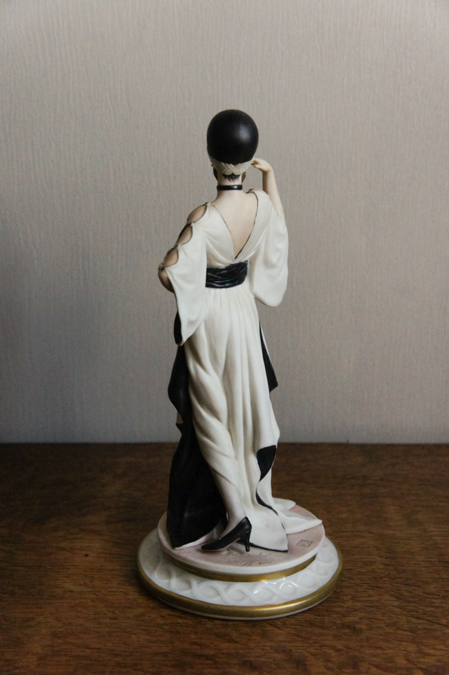 Леди в бело-черном платье, Sandro Maggioni, Capodimonte, статуэтка