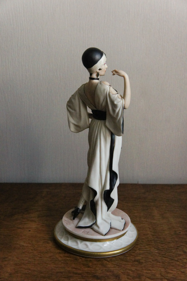 Леди в бело-черном платье, Sandro Maggioni, Capodimonte, статуэтка