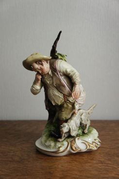 Охотник с мушкетом, Cappe, Capodimonte, фарфоровая статуэтка. KunstGalerie