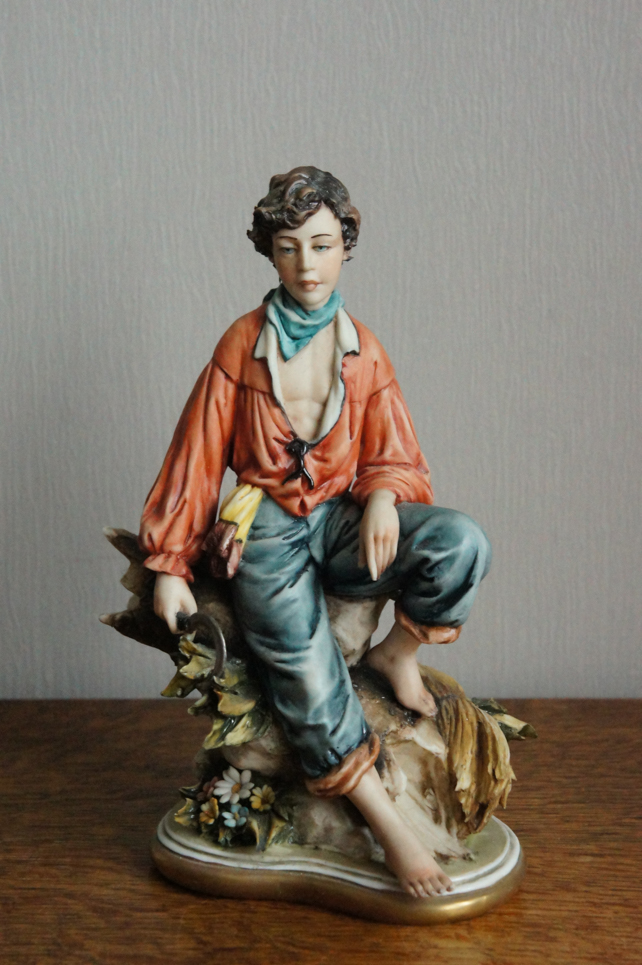 Мальчик с серпом, Luciano Cazzola, Capodimonte, статуэтка