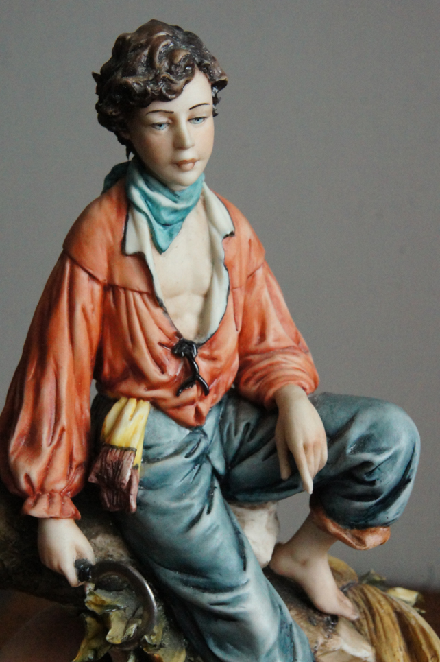 Мальчик с серпом, Luciano Cazzola, Capodimonte, статуэтка