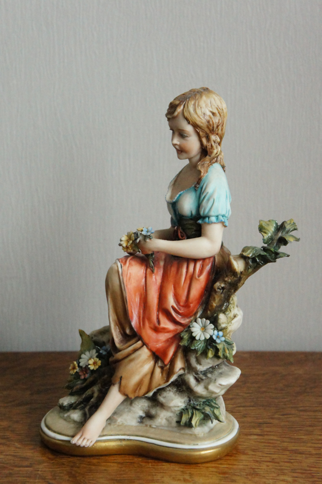 Девочка с цветочками, Luciano Cazzola, Capodimonte, статуэтка