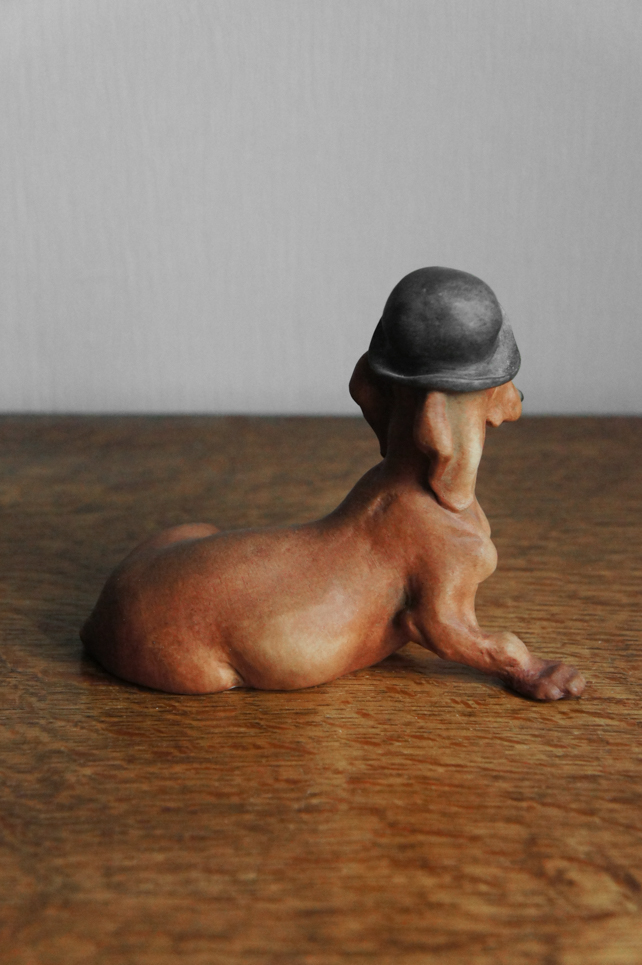 Такса в котелке, Giuseppe Cappe, Capodimonte, статуэтка