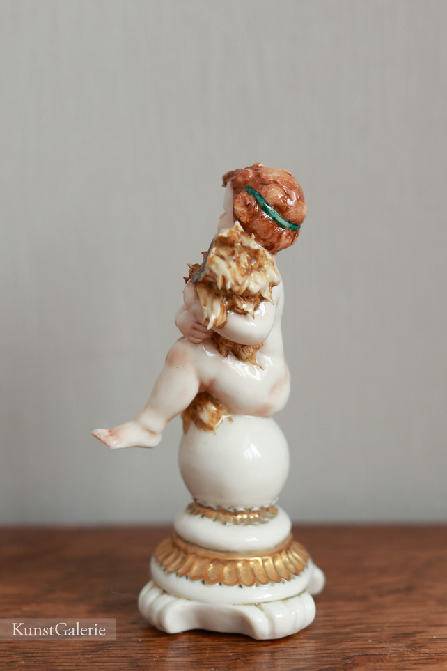Малыш с сеном, Porcellane Principe, Каподимонте, статуэтка