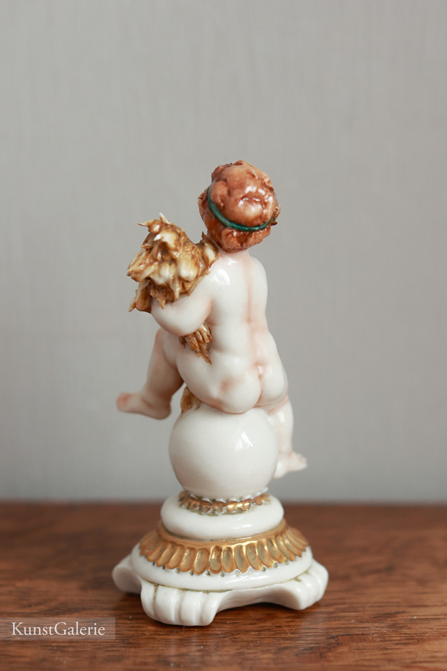 Малыш с сеном, Porcellane Principe, Capodimonte, статуэтка