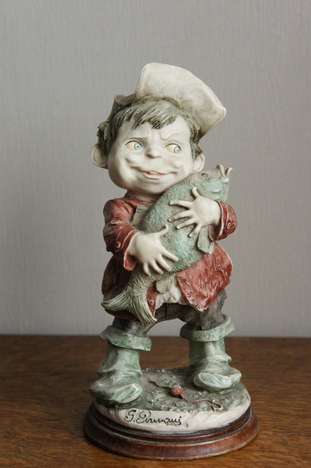 Мальчик с рыбой, Giuseppe Armani, купить