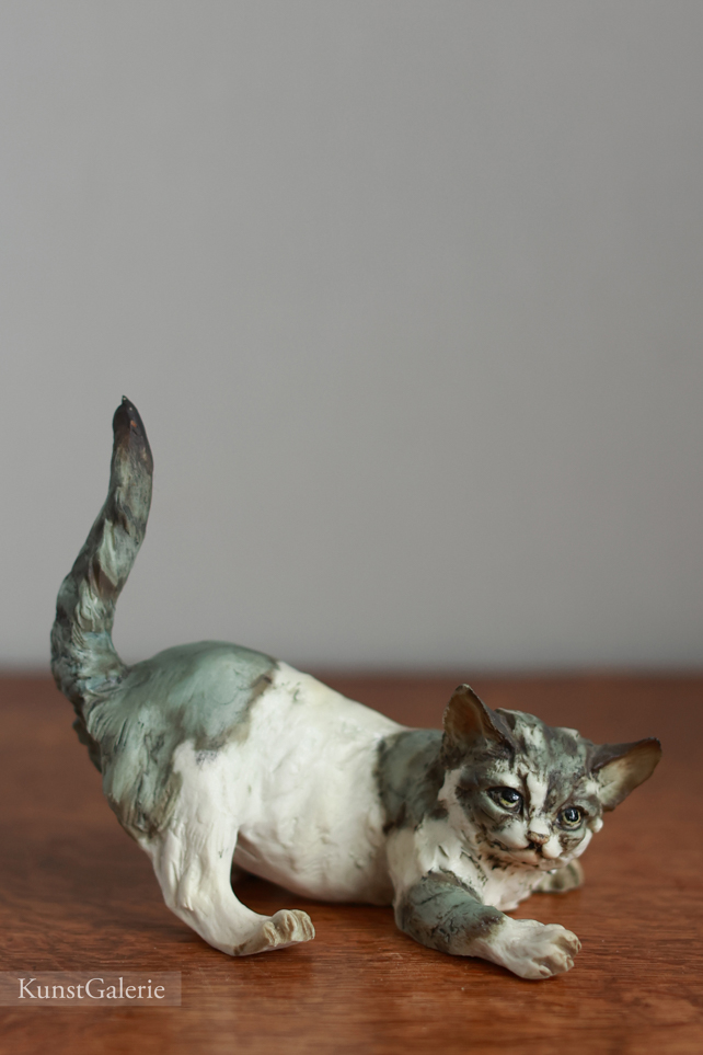 Играющий кот, Tay, Capodimonte, фарфоровая статуэтка. KunstGalerie
