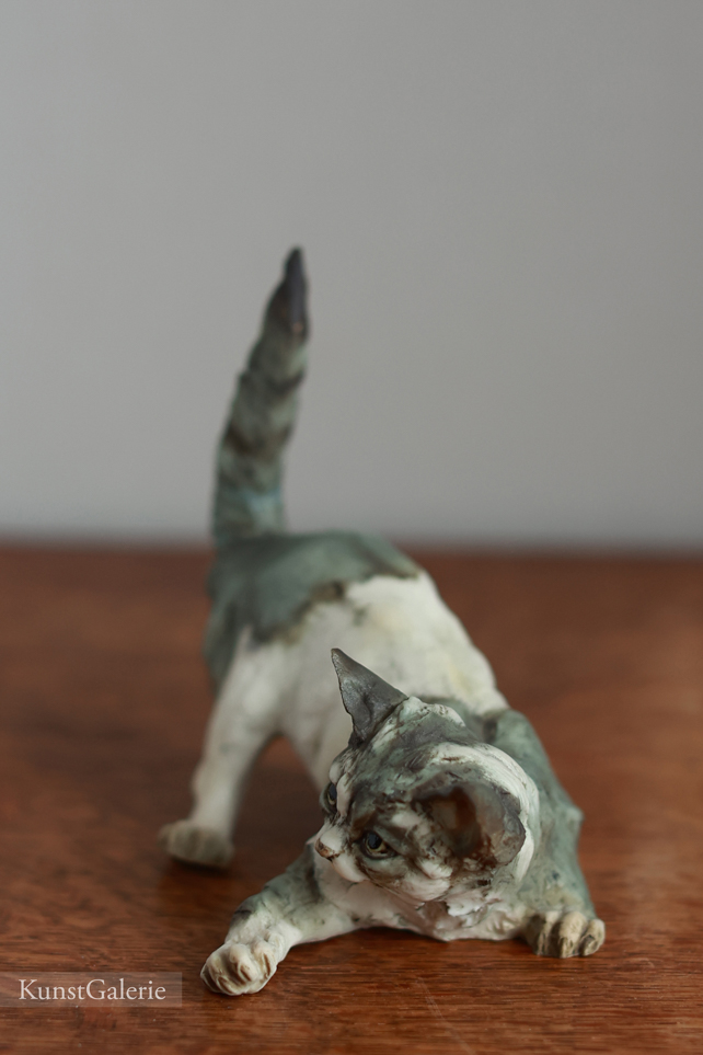 Играющий кот, Giuseppe Tagliariol, Каподимонте, статуэтка
