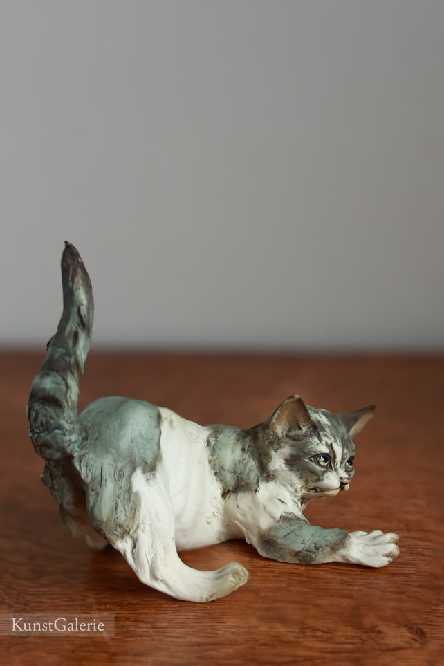 Играющий кот, Giuseppe Tagliariol, Каподимонте, статуэтка