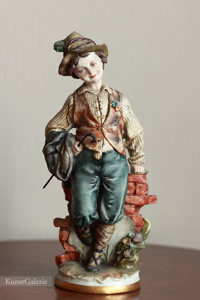 Мальчик с тростью, Tyche Bruno, Capodimonte, статуэтка