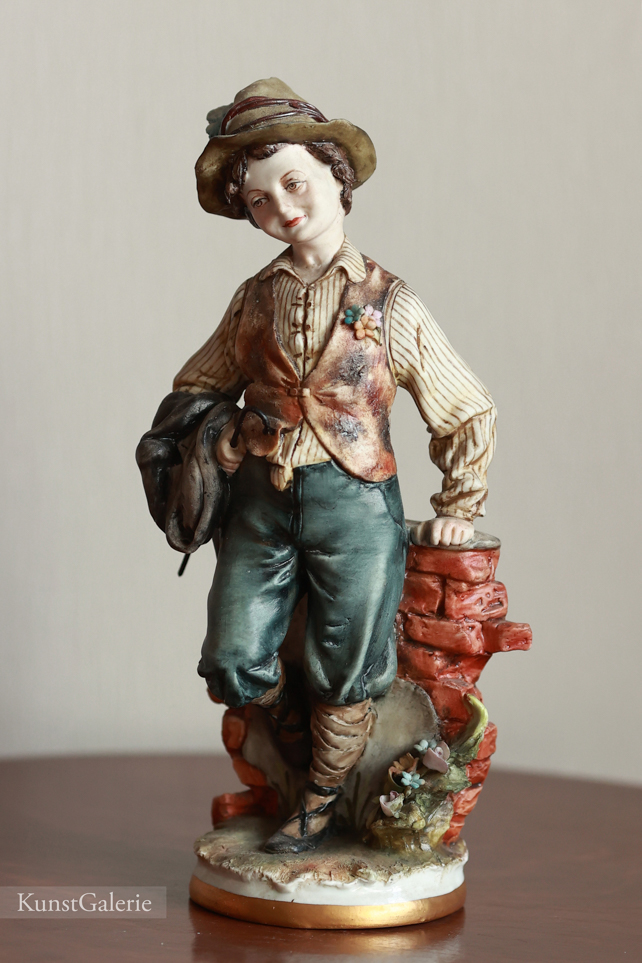 Мальчик с тростью, Tyche Bruno, Каподимонте, статуэтка