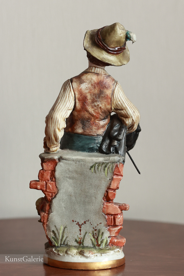 Мальчик с тростью, Tyche Bruno, Capodimonte, статуэтка